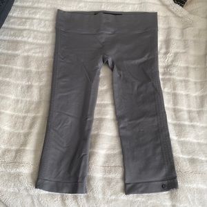 Brooks Pureproject running crops seamless